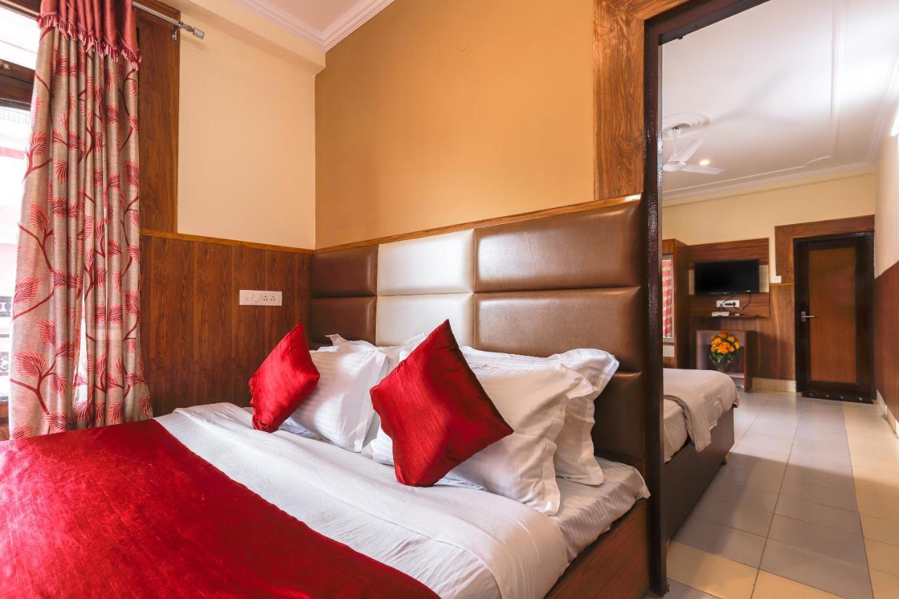 Hotel Varuni Mcleodganj ダラムシャーラー エクステリア 写真