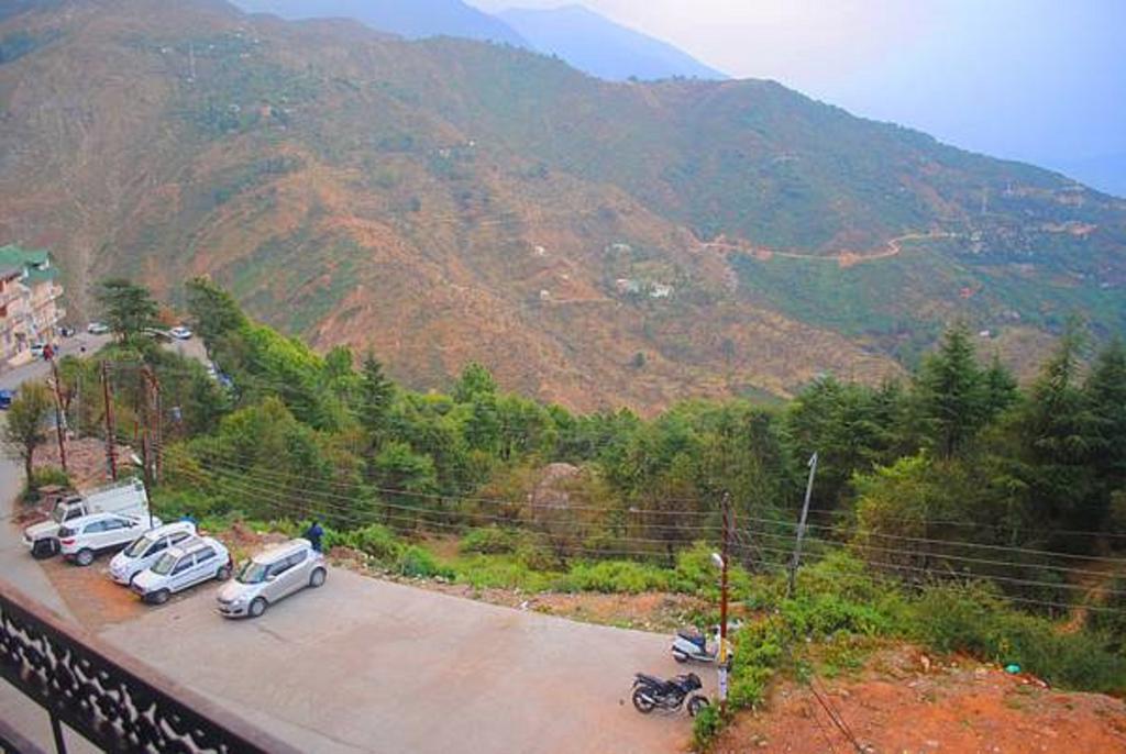 Hotel Varuni Mcleodganj ダラムシャーラー エクステリア 写真