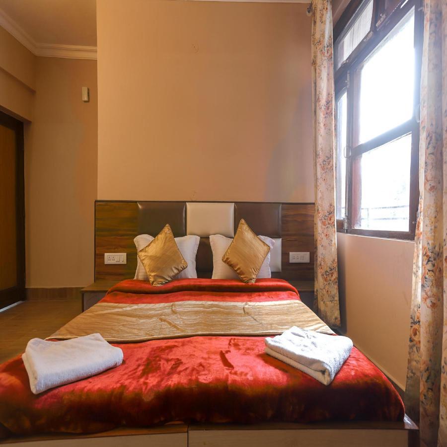 Hotel Varuni Mcleodganj ダラムシャーラー エクステリア 写真