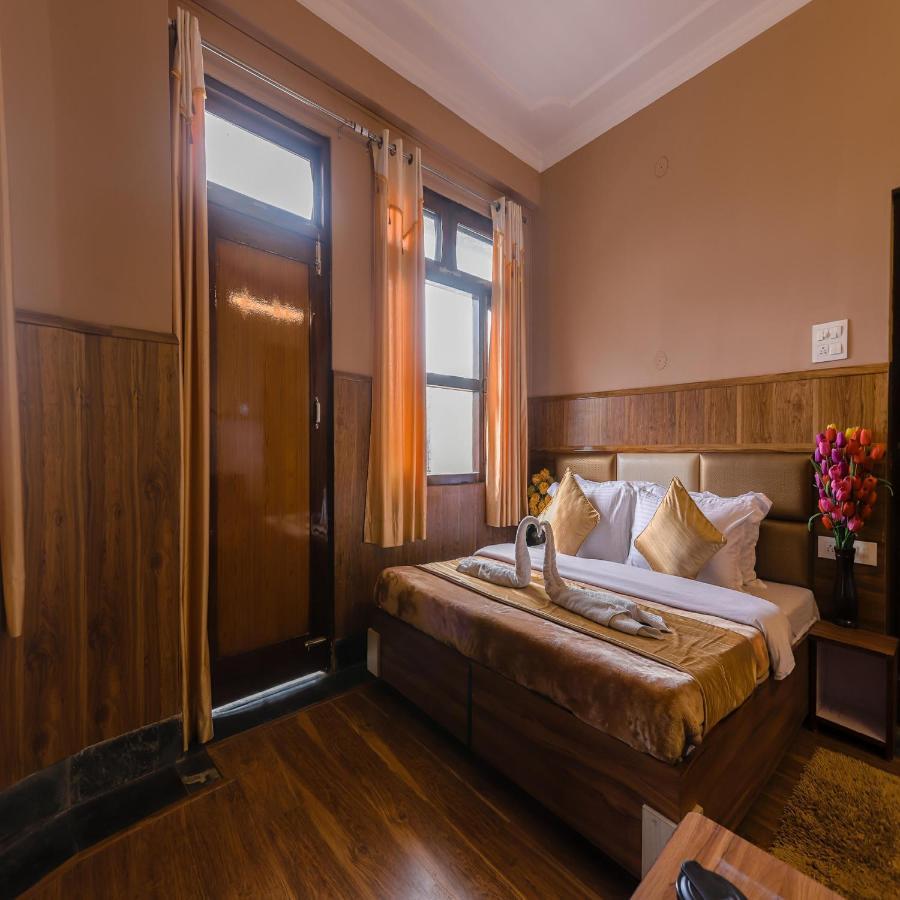Hotel Varuni Mcleodganj ダラムシャーラー エクステリア 写真