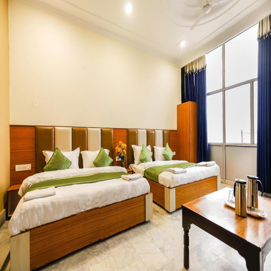 Hotel Varuni Mcleodganj ダラムシャーラー エクステリア 写真