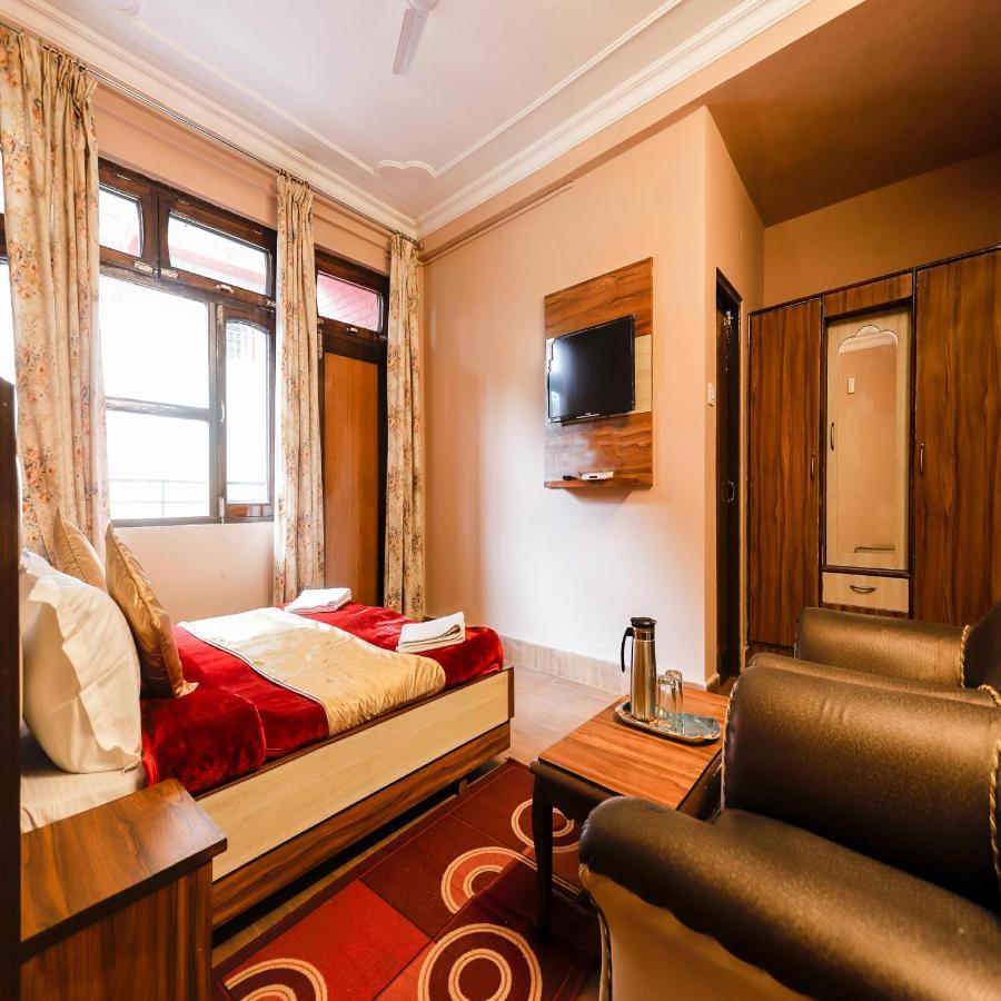 Hotel Varuni Mcleodganj ダラムシャーラー エクステリア 写真