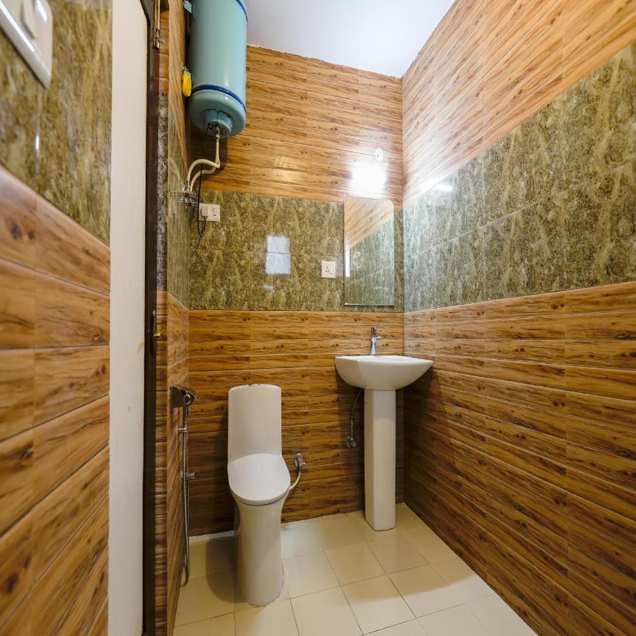 Hotel Varuni Mcleodganj ダラムシャーラー エクステリア 写真