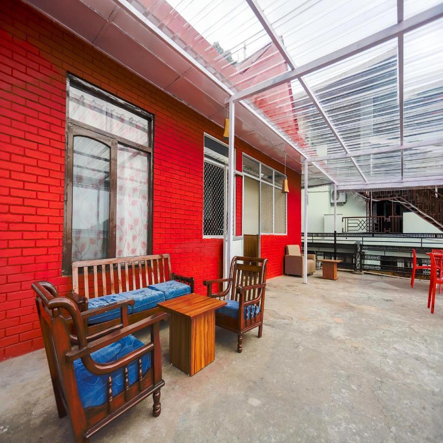 Hotel Varuni Mcleodganj ダラムシャーラー エクステリア 写真
